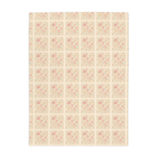 Cozy Floral Fleece Blanket - Soft Throw for Home Decor, Perfect Gift for Housewarming, Birthday, and Cozy Nights