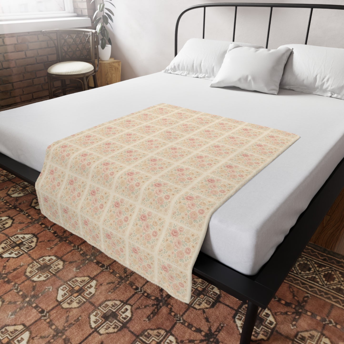 Cozy Floral Fleece Blanket - Soft Throw for Home Decor, Perfect Gift for Housewarming, Birthday, and Cozy Nights